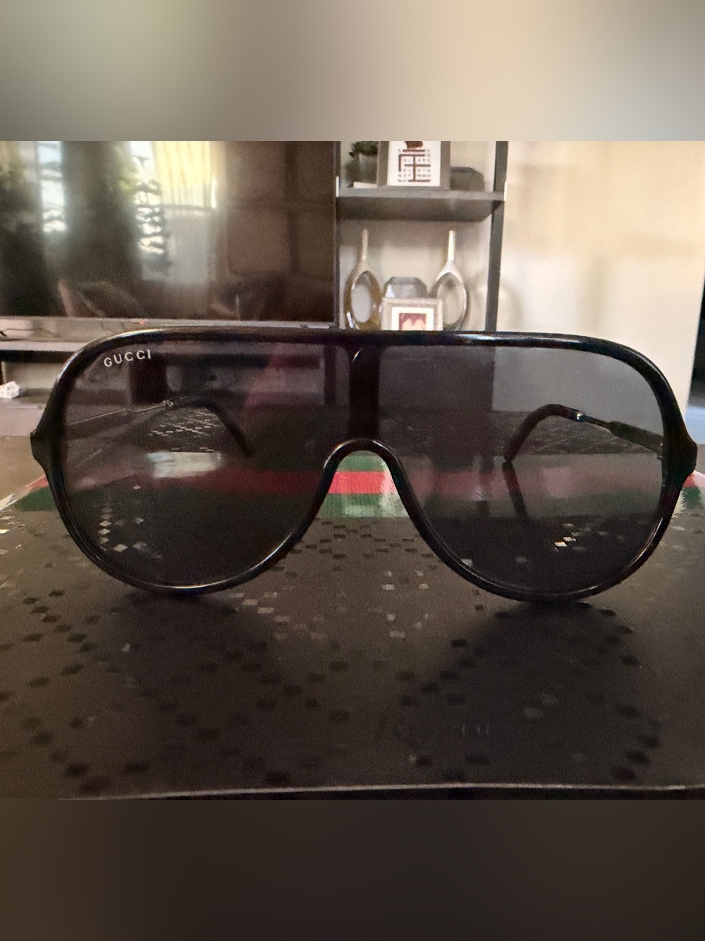 Authentic Gucci Men's Black Aviator Shield Sunglasses - Picture 1 of 7